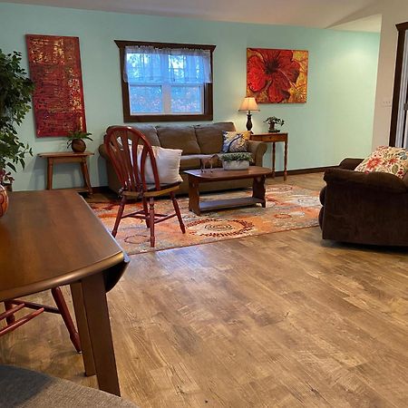 Dragonfly Meadows Guesthouse Stoutland المظهر الخارجي الصورة
